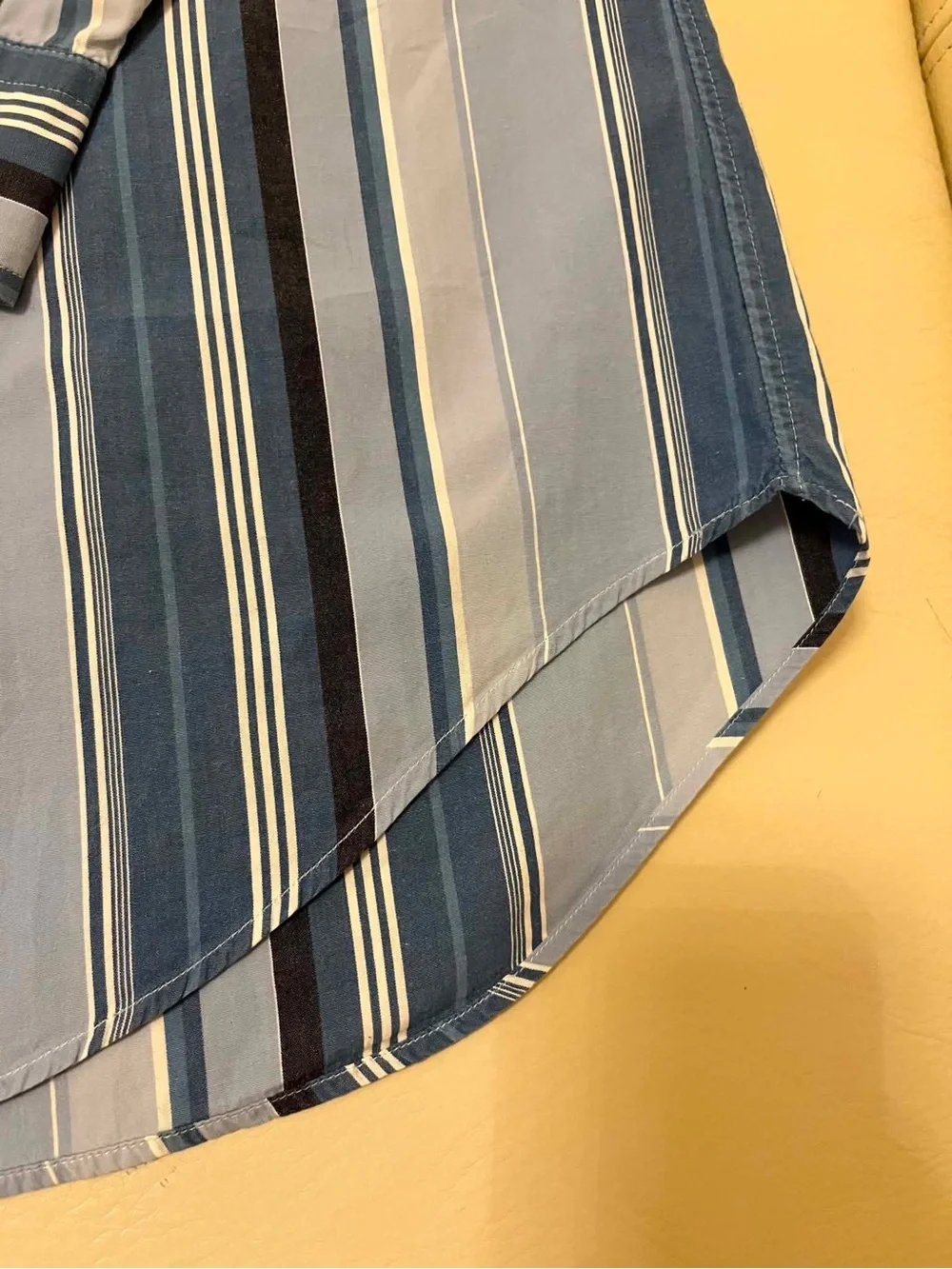 Polo Ralph Lauren Men's Striped Button-Down Shirt Size M .